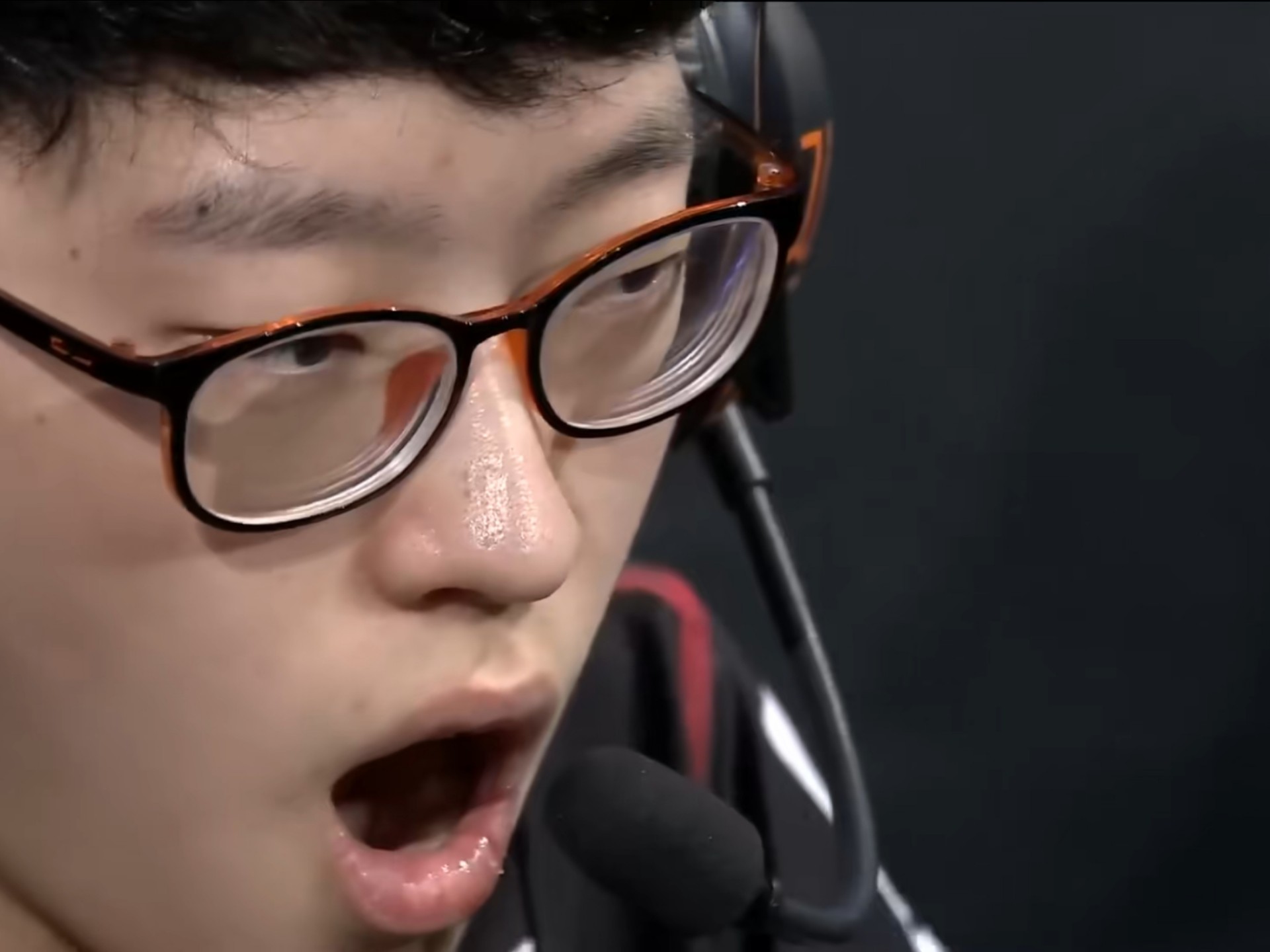  Scout回归赛场，爆冷首场状态亮眼，TES观众沸腾！-爱游戏官网首页